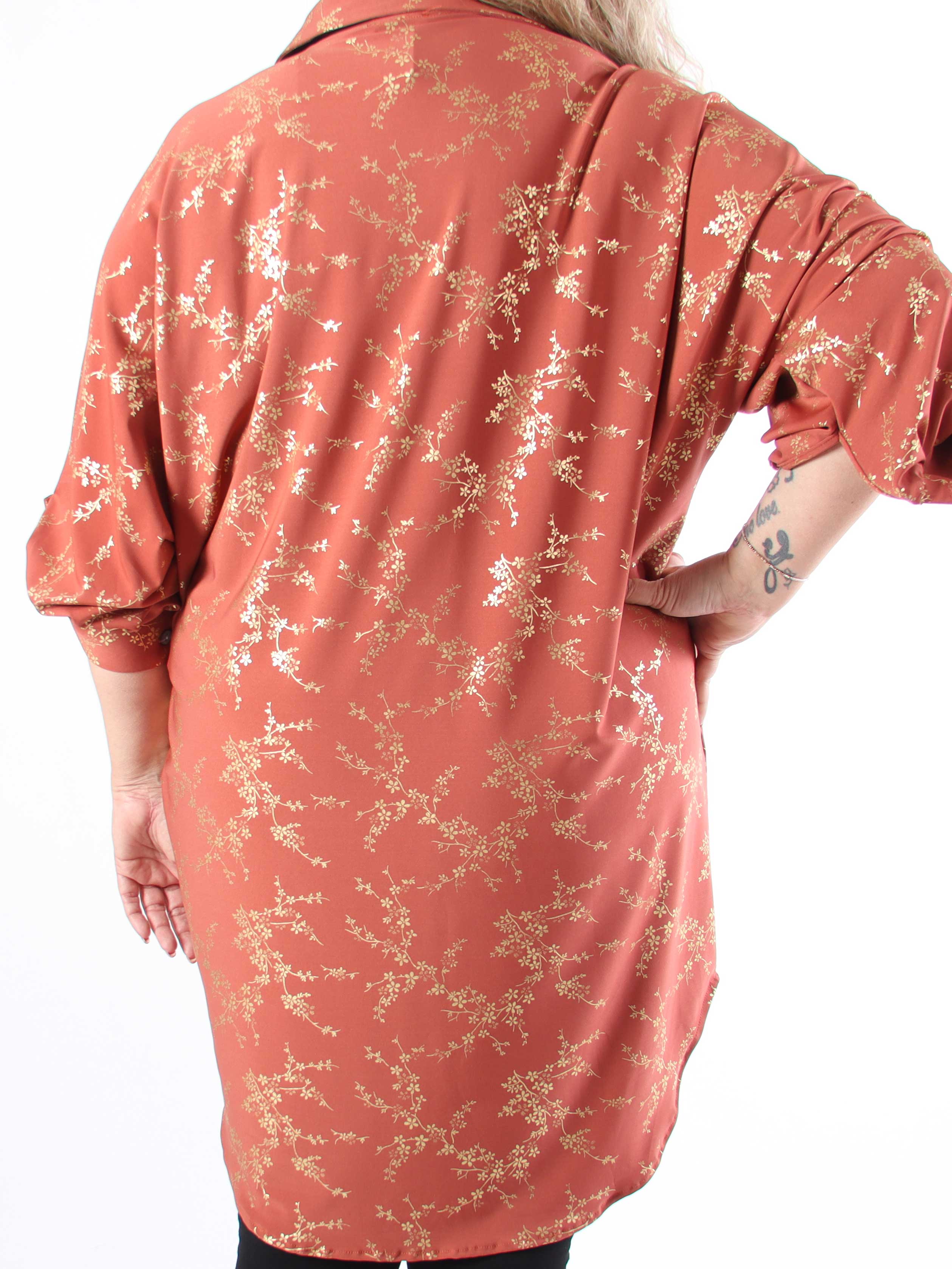 Mia Gold - Skjortklänning i plus size med resår och gulddetaljer